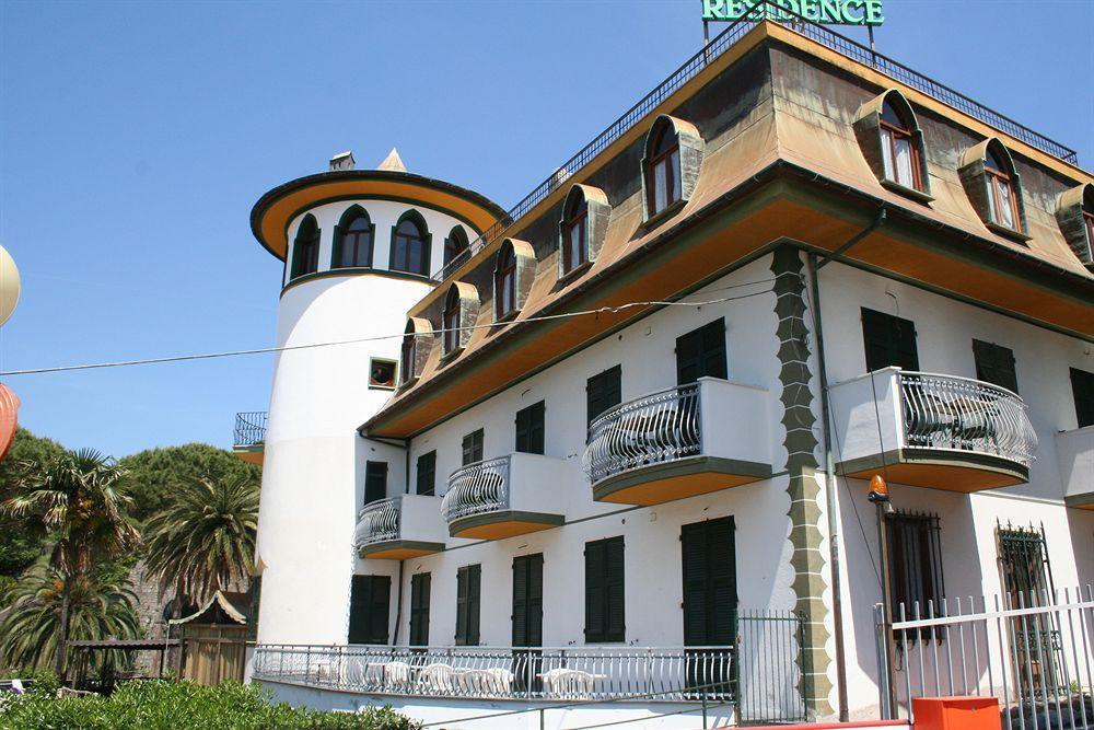 Hotel Residence Moneglia Bagian luar foto