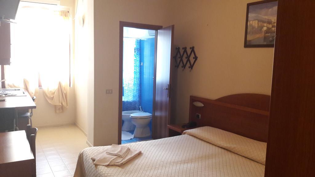 Hotel Residence Moneglia Bagian luar foto