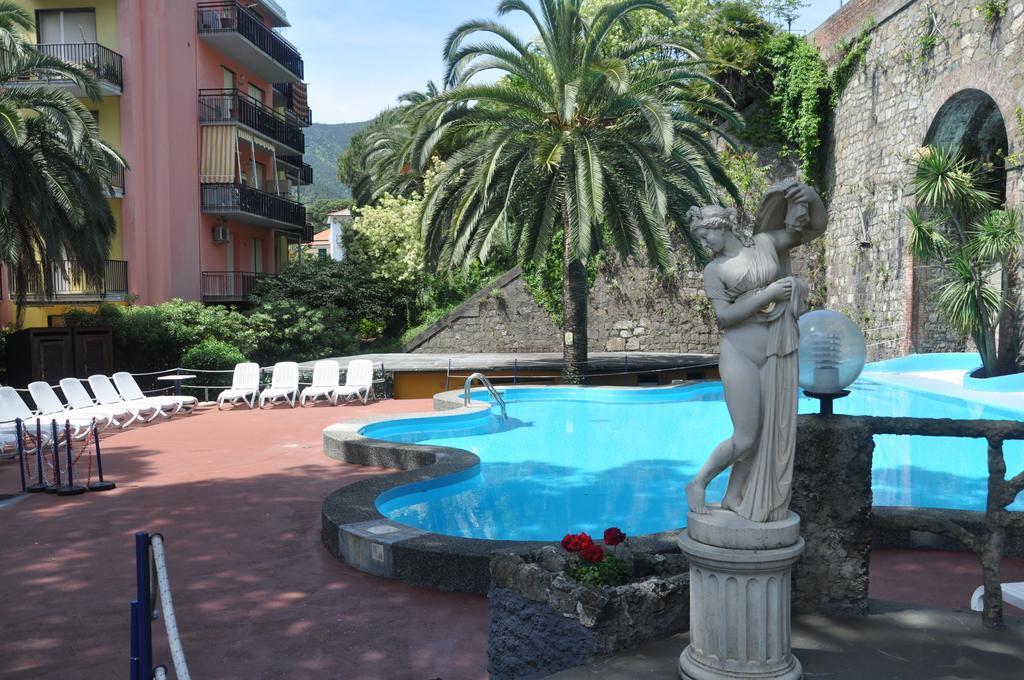 Hotel Residence Moneglia Bagian luar foto